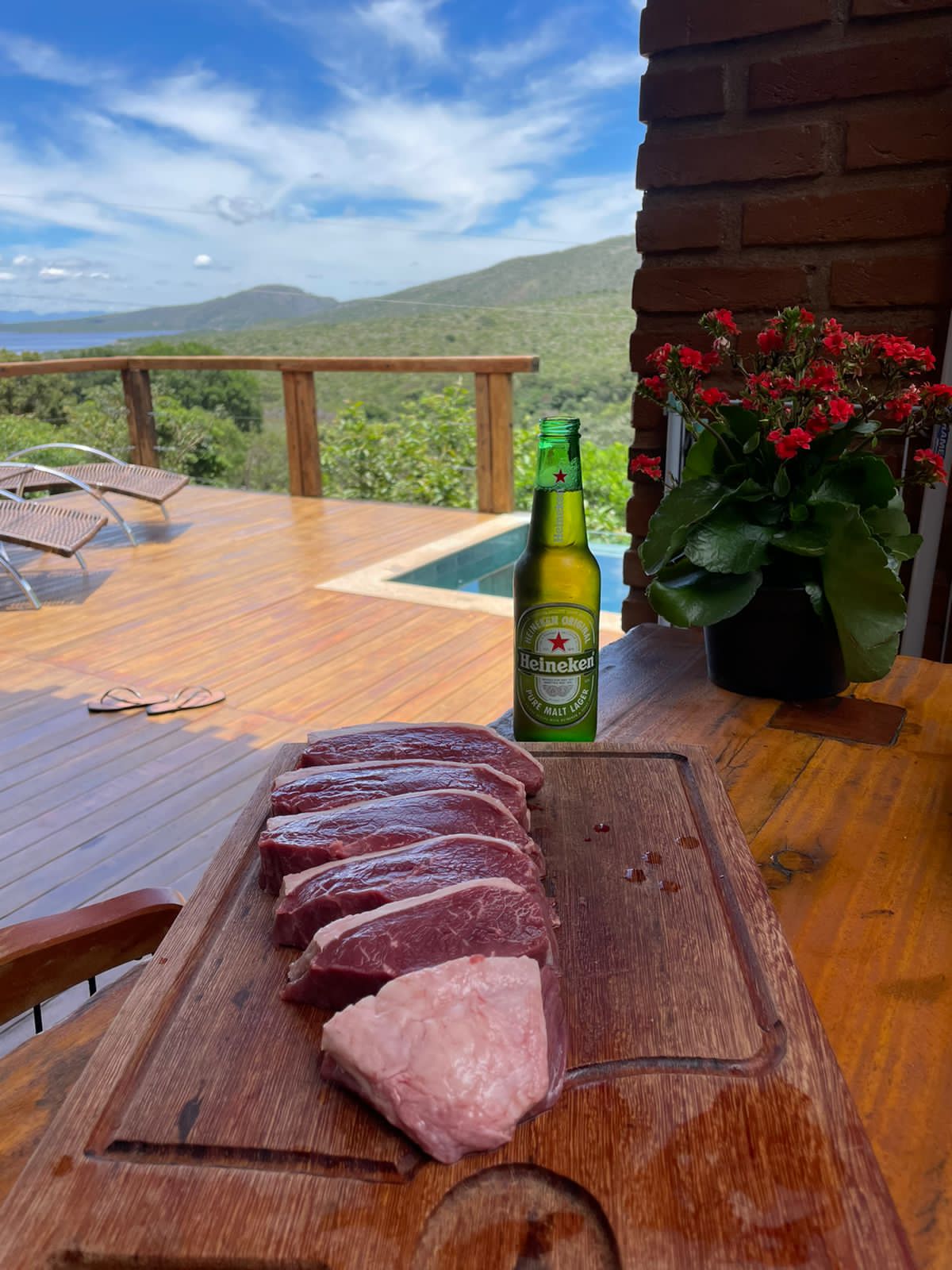 Ambiente iluminado à noite